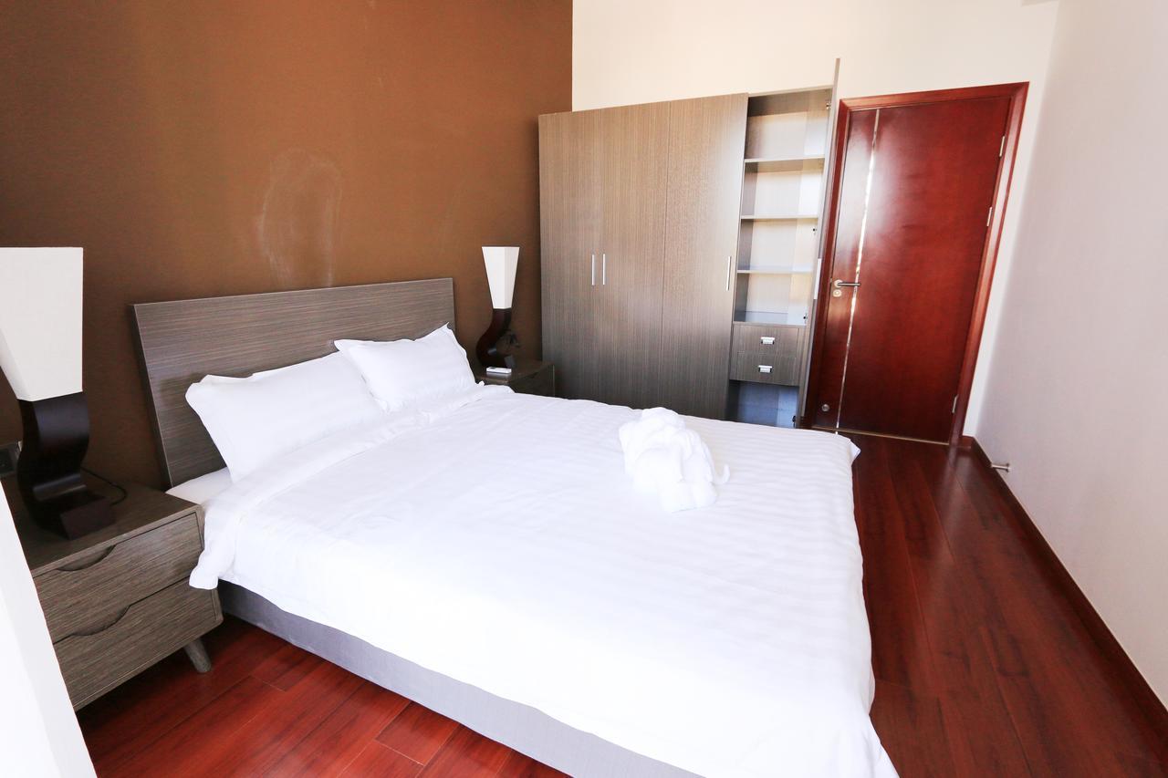 Eastland Hotel & Apartment Phnom Penh Dış mekan fotoğraf