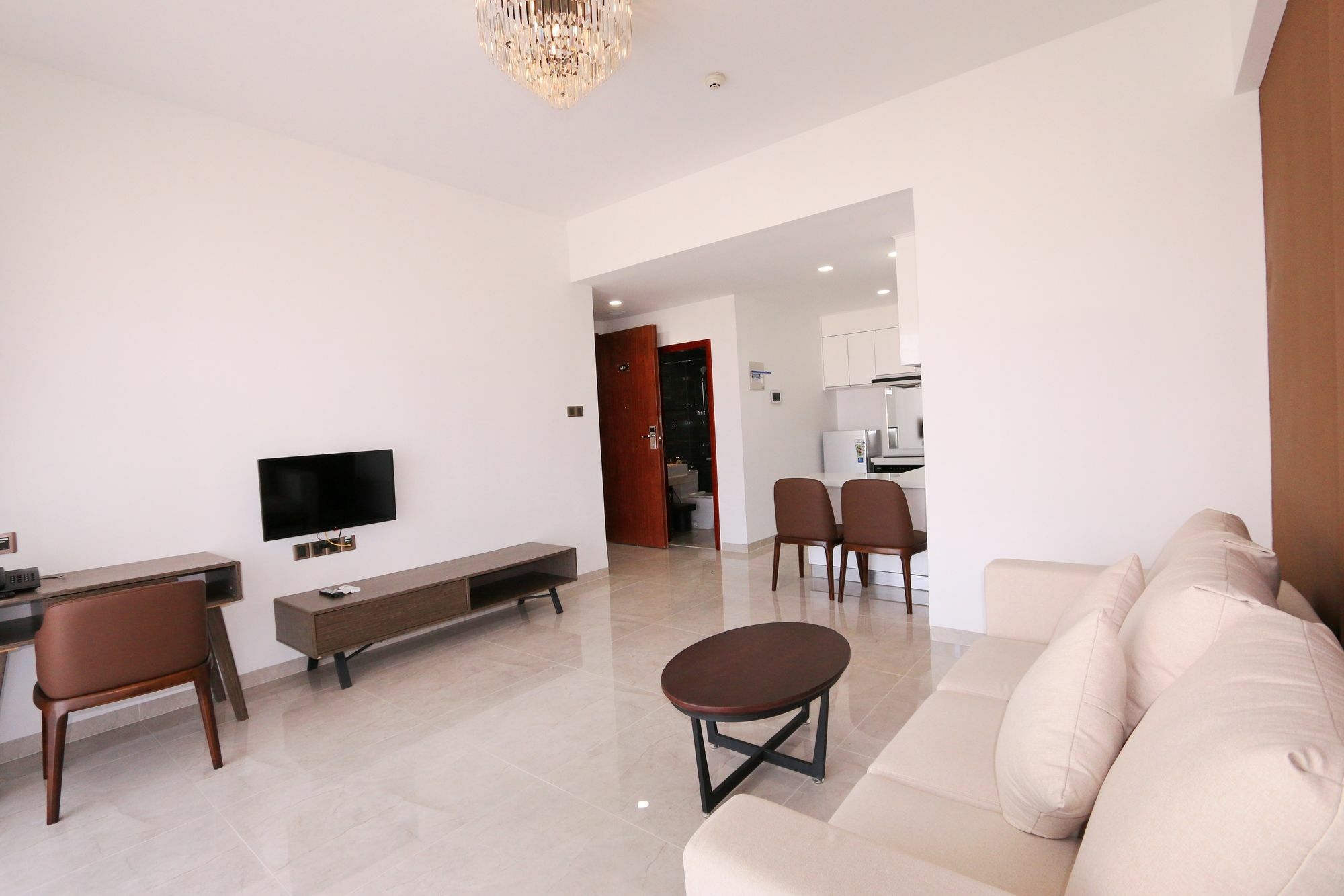 Eastland Hotel & Apartment Phnom Penh Dış mekan fotoğraf