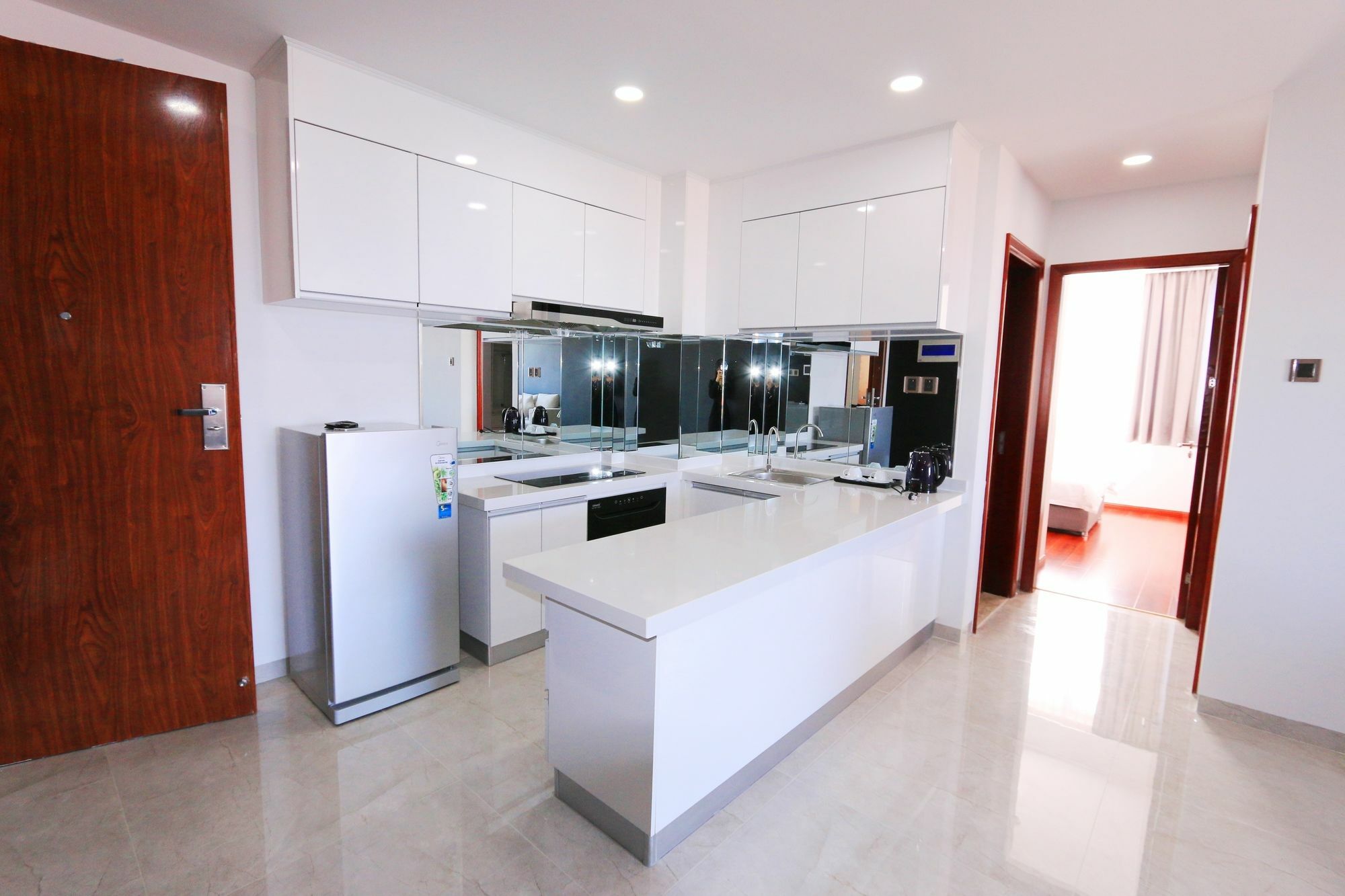 Eastland Hotel & Apartment Phnom Penh Dış mekan fotoğraf