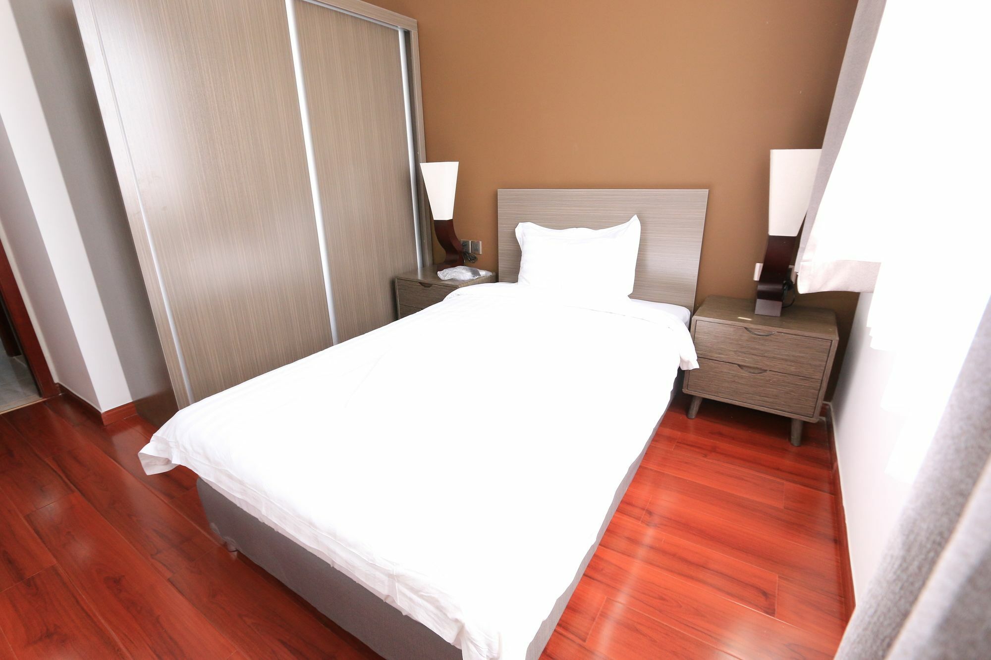 Eastland Hotel & Apartment Phnom Penh Dış mekan fotoğraf
