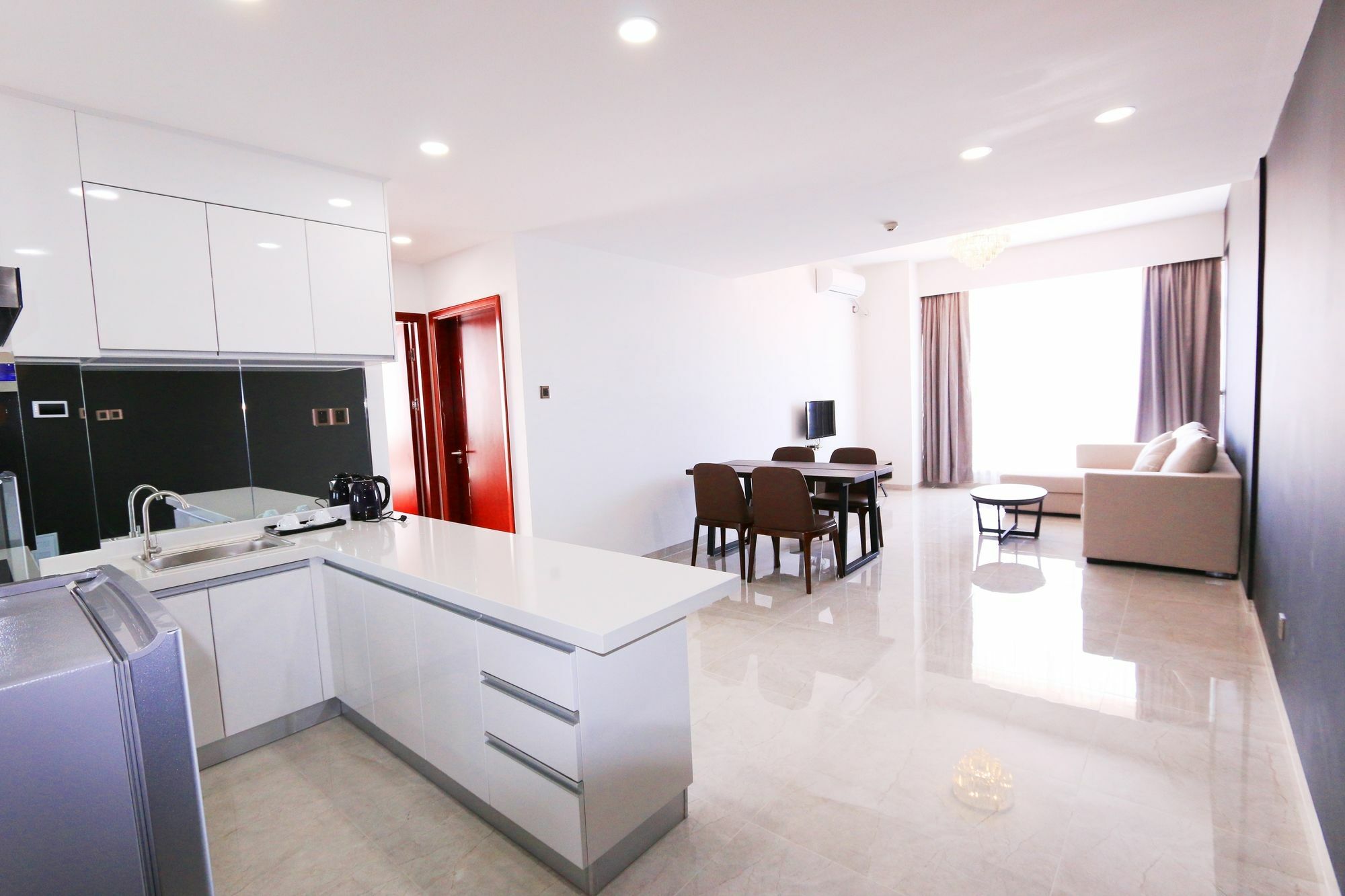 Eastland Hotel & Apartment Phnom Penh Dış mekan fotoğraf