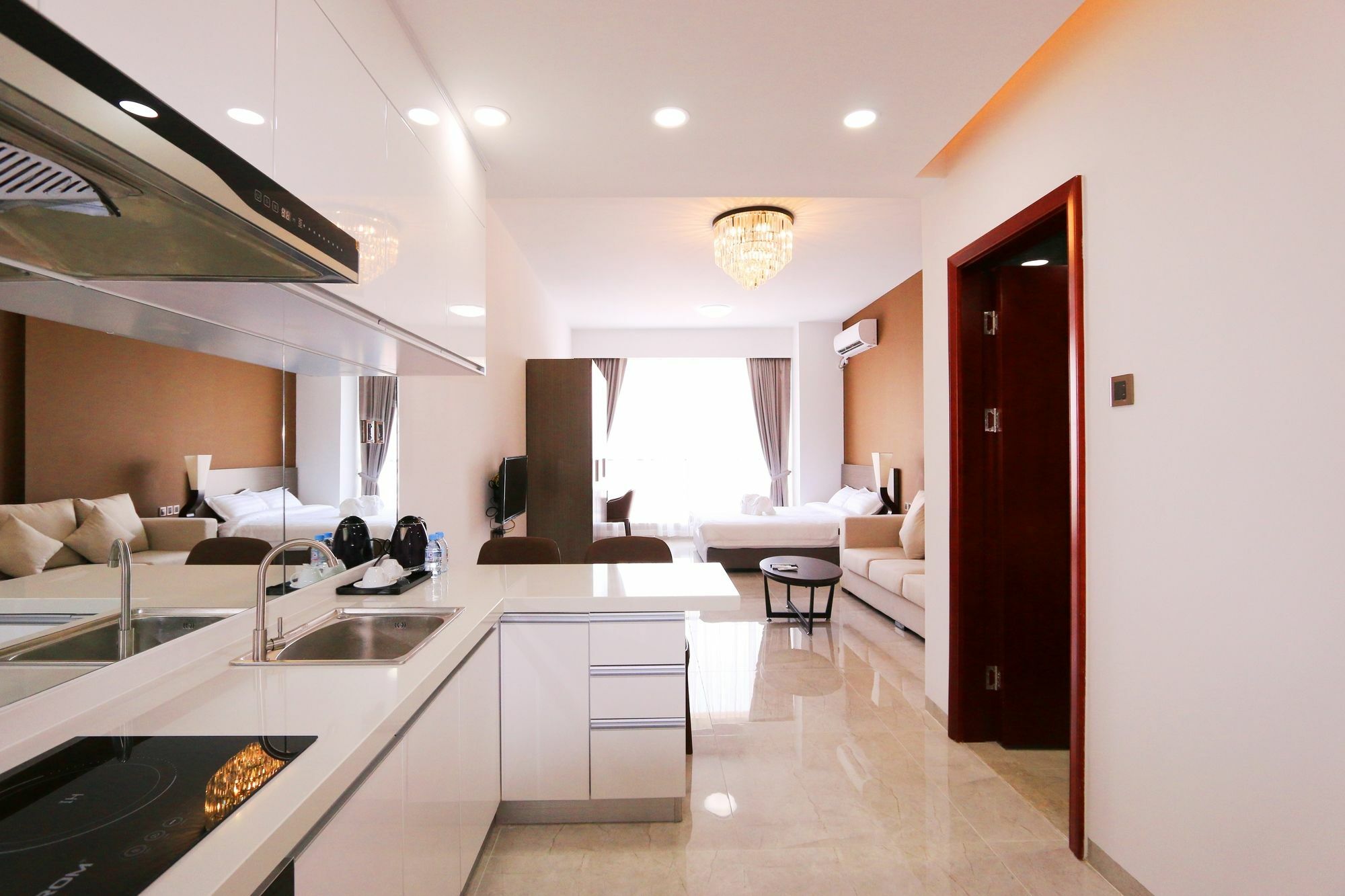 Eastland Hotel & Apartment Phnom Penh Dış mekan fotoğraf