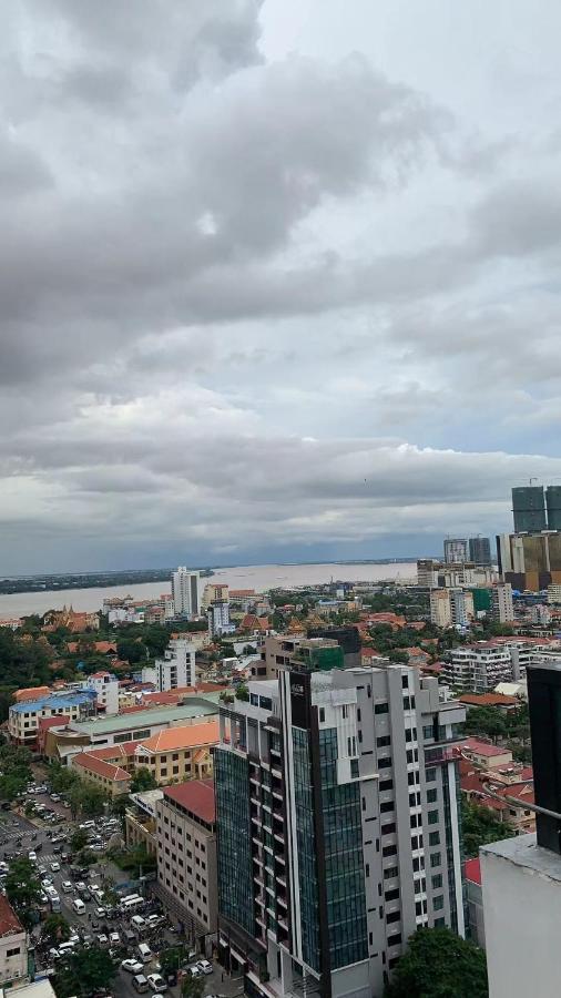 Eastland Hotel & Apartment Phnom Penh Dış mekan fotoğraf