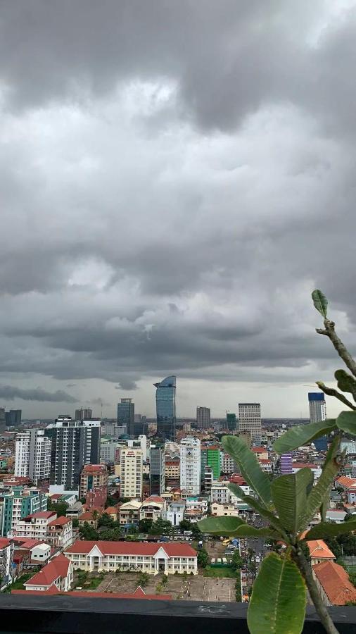 Eastland Hotel & Apartment Phnom Penh Dış mekan fotoğraf