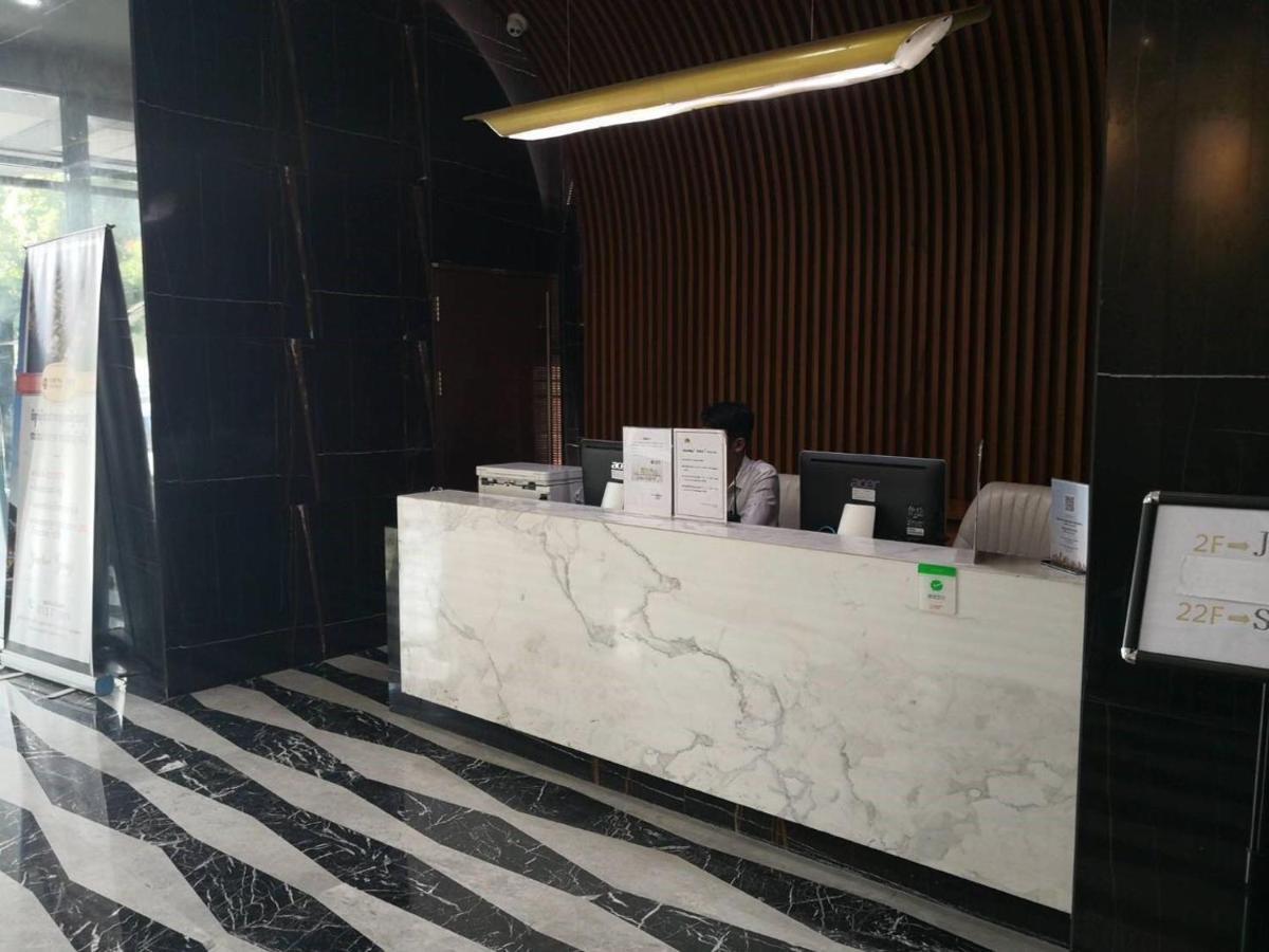 Eastland Hotel & Apartment Phnom Penh Dış mekan fotoğraf
